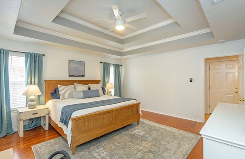Weatherford House | Holland Lakes Cozy Family Home