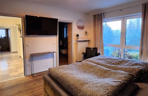 Rollfeld House | Hollands vacation home Quiet location | whole house | 24h self check in | hiking trails