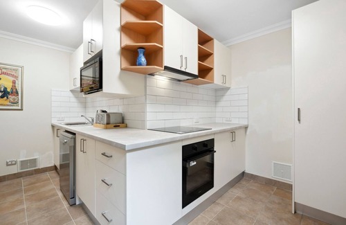 Leura Apartment | Holley House in Leura Blue Mountains Australia
