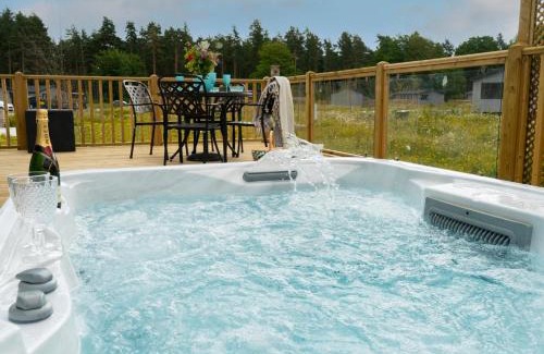Ryther Cabin | Hollicarrs Holiday Park - Hares Leap