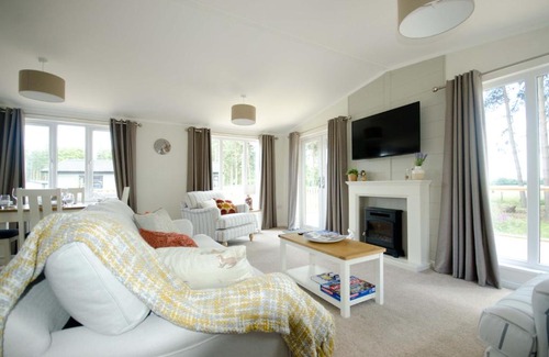 Ryther Cabin | Hollicarrs - Woodland Lodge