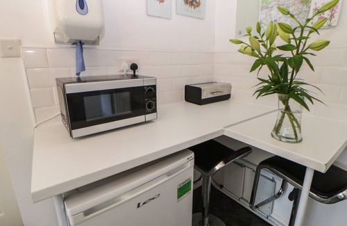 Haltwhistle Cottage | HOLLIE COTTAGE, pet friendly, with a garden in Haltwhistle