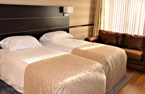 Norton Sub Hamdon Hotel | Hollies Hotel
