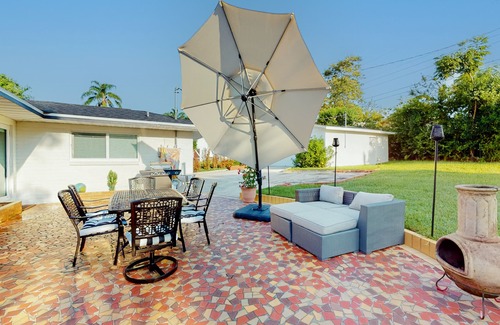 Lakeland House | Hollingsworth Place | House in Lakeland near Lake Hollingsworth with a yard