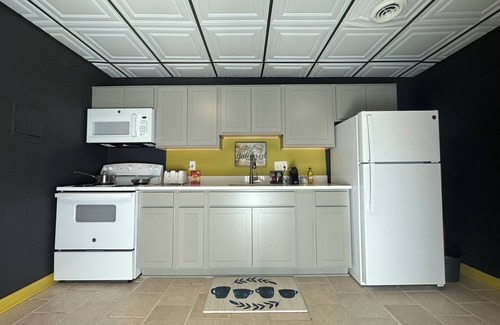 Downtown Baltimore Apartment | Hollins Hideaway: A Cozy Retreat
