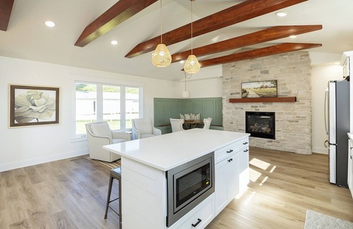 Winterset House | Holliwell Bridge Retreat - Private, Spacious & Close to town! Great for Groups!