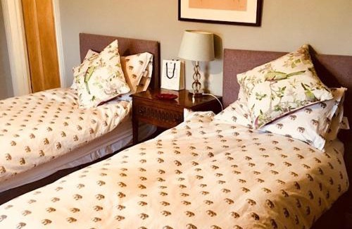 Priors Hardwick House | Hollow Meadow House