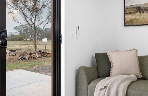 Laharum Cabin | Hollow Mountain Cabin Laharum Dadswell bridge halls gap