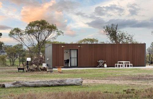 Laharum House | Hollow Mountain Cabin Laharum Dadswell Bridge