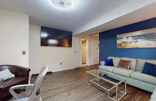 Cortlandt Apartment | Hollowbrook Court