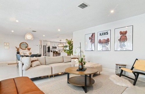 Imperial Point House | Holly Airbnb · Fenced Backyard and Private Pool | Close To Beach