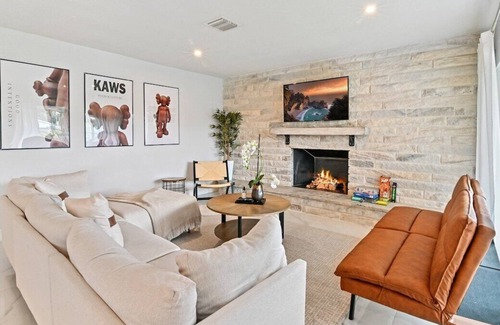 Imperial Point House | Holly Airbnb · Fenced Backyard and Private Pool | Close To Beach