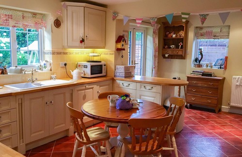 Beverley Cottage | HOLLY BANK, pet friendly, luxury holiday cottage in Beverley