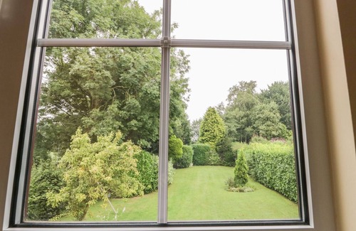 Beverley Cottage | HOLLY BANK, pet friendly, luxury holiday cottage in Beverley