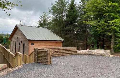 Cupar Apartment | Holly Berry Lodge with Hot Tub