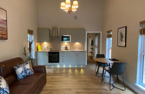 Cupar Apartment | Holly Berry Lodge with Hot Tub