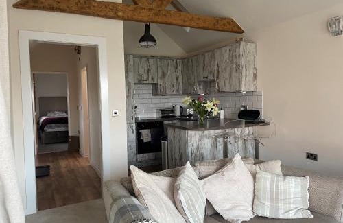 Gringley on the Hill House | Holly Cottage