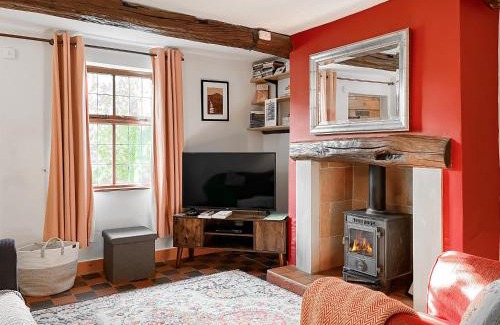 Sutton House | Holly Cottage