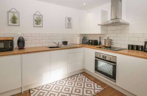 Hollow Meadows Cottage | Holly Cottage