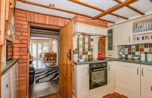 Swaffham Cottage | HOLLY COTTAGE, pet friendly, with open fire in Swaffham