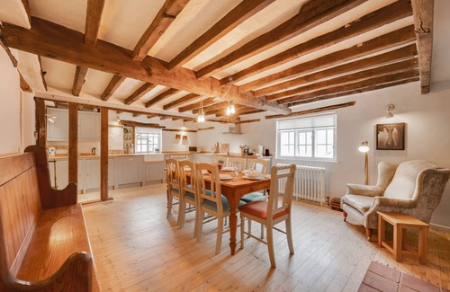 Westleton House | Holly Cottage - Westleton