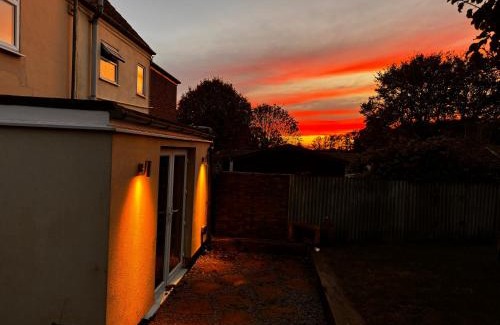 Lowestoft House | Holly Farm Cottage