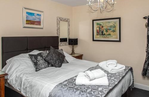 Helmsley House | Holly-Garth