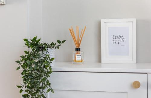 Instow House | Holly Hayes House