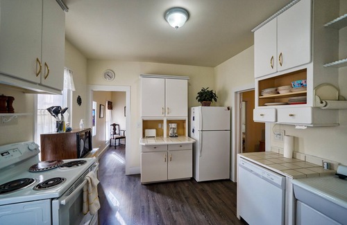 Leadville North Cottage | Holly House - Affordable/clean comfort in town! Walk everywhere!