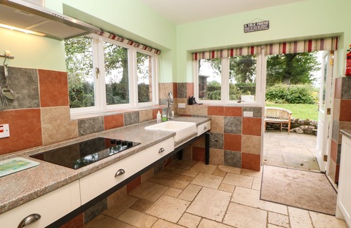 Appleby-in-Westmorland Cottage | HOLLY LODGE, pet friendly, with open fire in Appleby-In-Westmorland