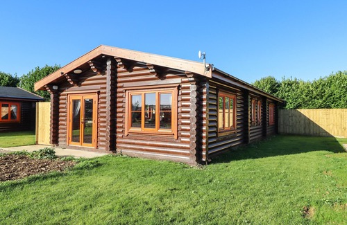 Greetham Cottage | Holly Lodge