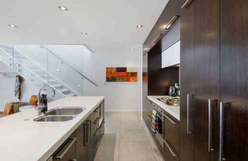 Saint Albans Apartment | Holly Road Executive Townhouse