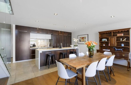 Saint Albans Apartment | Holly Road Executive Townhouse