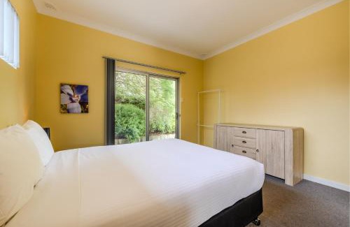Emu Point House | Holly's Beach House by the BnB Collection