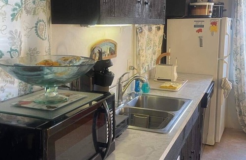Witmer Apartment | Holly's Haven Apt in Amish country with deck/BBQ/one mile from attractions!