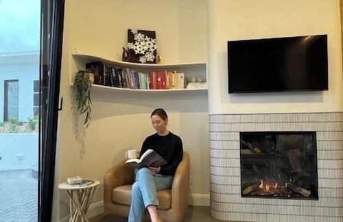 Cooma House | Hollyberry House Wellness BnB