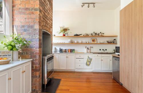East Launceston House | Hollybrooke Cottage, East Launceston