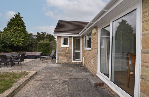 Wootton Fitzpaine House | HOLLYCOMBE COTTAGE, family friendly, with open fire in Charmouth