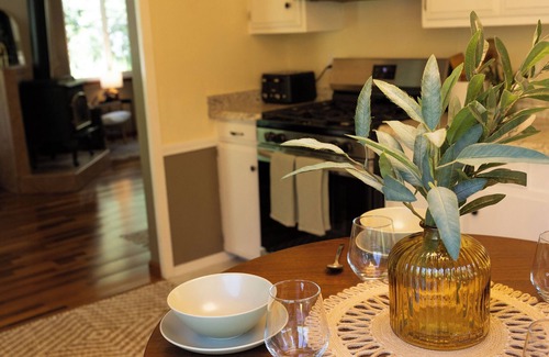 Cedar Ridge Cottage | Hollydale House: Comfortable House with a Pool and Huge Yard!
