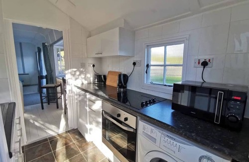 Whitstable Cabin | Hollydene Lodge Holiday Home. A Cosy Country Home