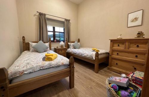 Downpatrick House | Hollymount Cottage