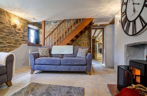 Hook Norton Cottage | Hollytree Cottage