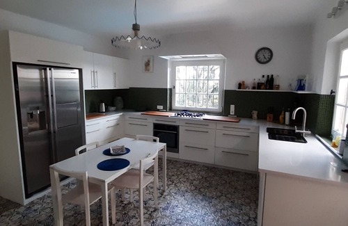 Biot Villa | Hollywood actor's home- amazing location, spacious villa , magnificent gardens