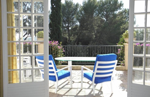 Biot Villa | Hollywood actor's home- amazing location, spacious villa , magnificent gardens