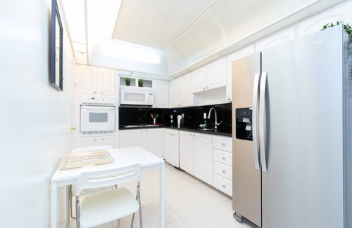 Hollywood South Central Beach Apartment | Hollywood Beach, 2 bedrooms 2 bathrooms, on the beach