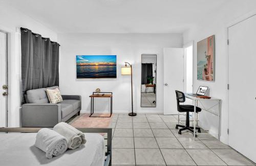 Downtown Hollywood Apartment | Hollywood Beach Getaway Executive Studio Suite