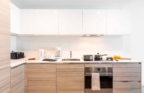Hollywood Apartment | Hollywood Beach+ Gym | Rooftop Pool & Balcony