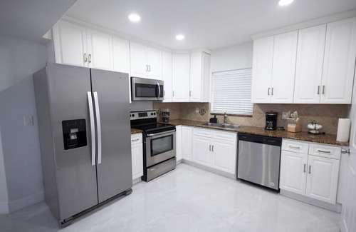 Royal Poinciana House | Hollywood Beach house Oasis