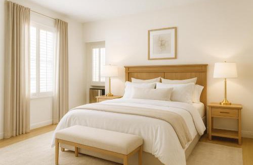 West Hollywood Apartment | Hollywood Hills 2BR Gem - Close to Griffith Park & Melrose