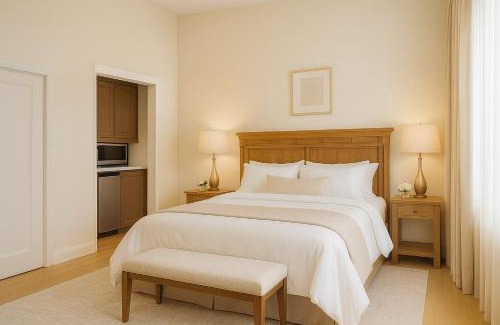 West Hollywood Apartment | Hollywood Hills 2BR Gem - Close to Griffith Park & Melrose